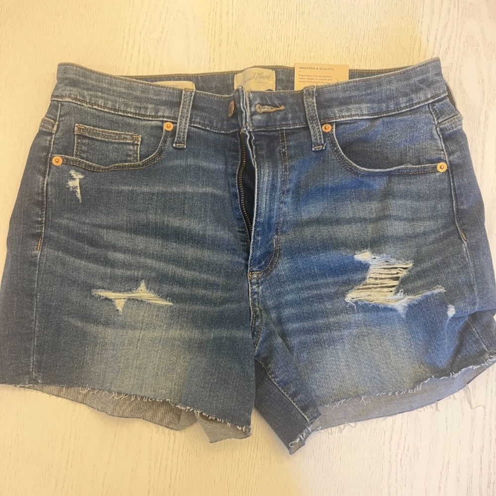 SIZE 10 HIGH RISE MIDI SHORTS JEAN